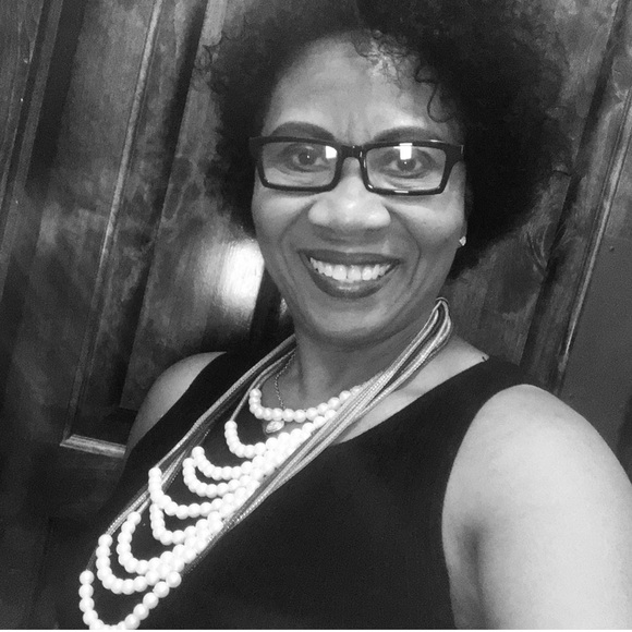 Layer like a Pro! In 9 layers of exquisite pearls & chains! - Picture 5 of 5